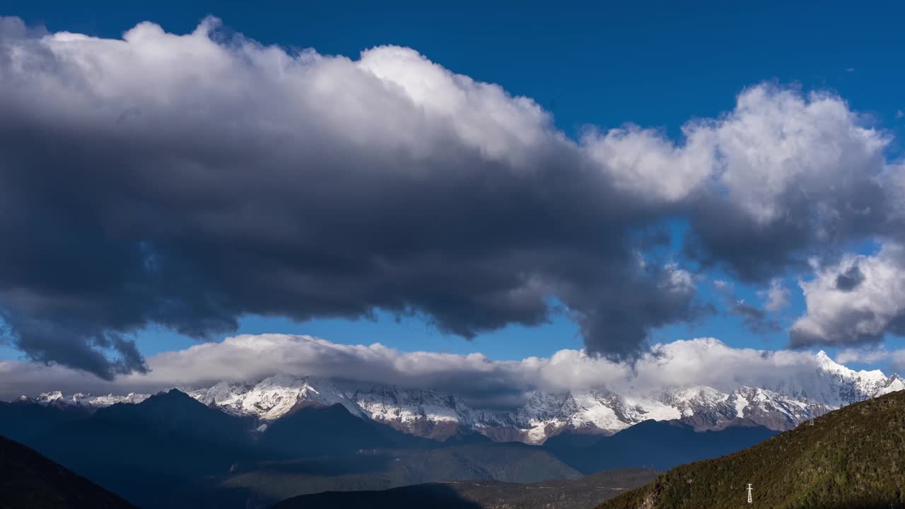 美丽雪山延时拍摄视频素材