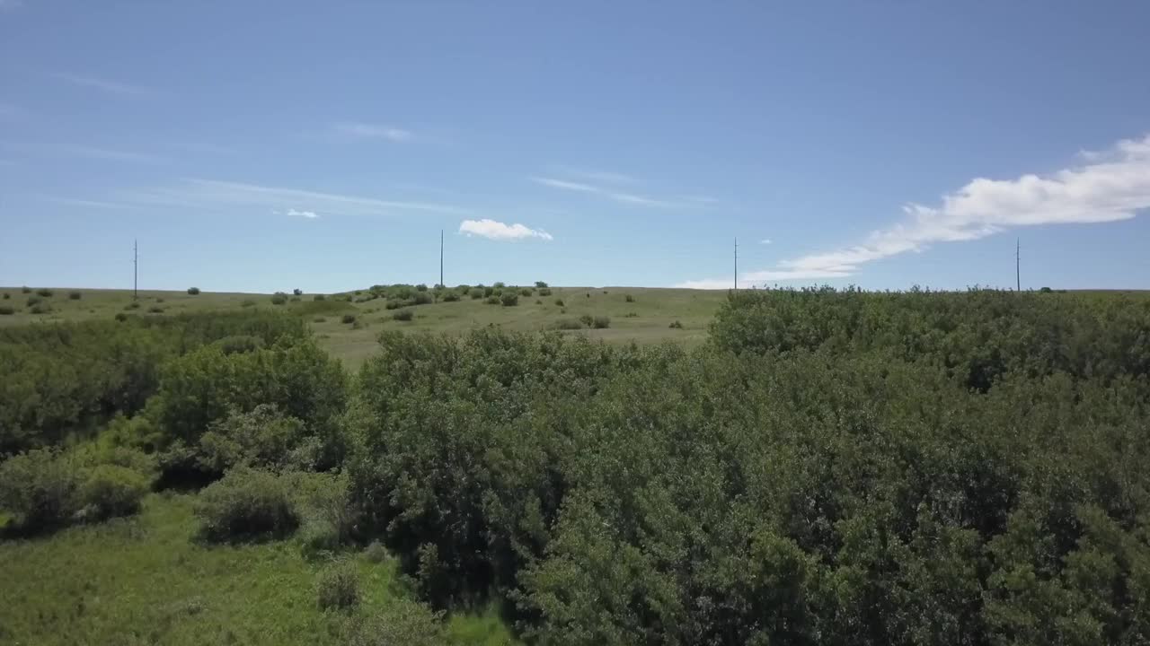 城市的天际线在上升的空中显露出来视频素材