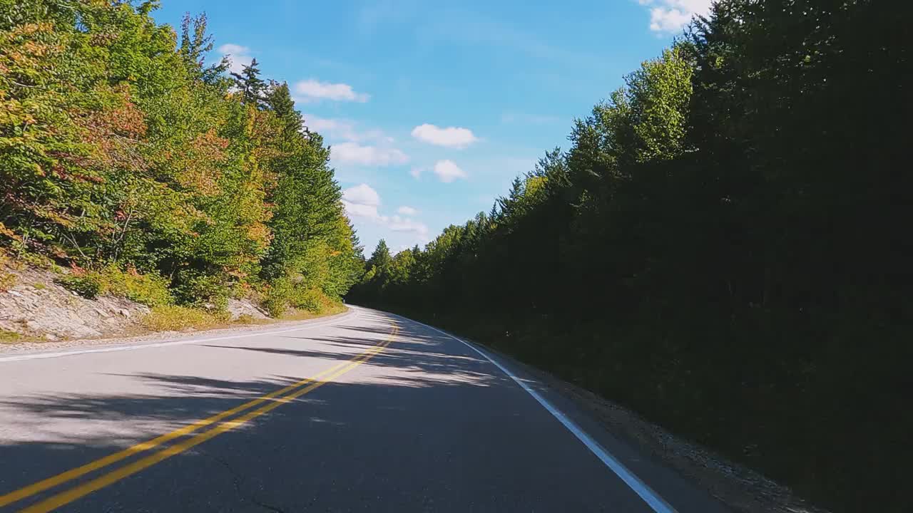 夏天的公路旅行视频素材