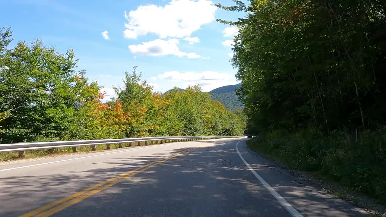 夏天的公路旅行视频素材