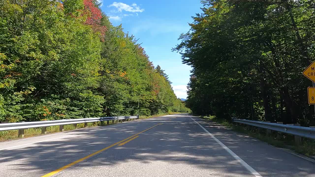 夏天的公路旅行视频素材