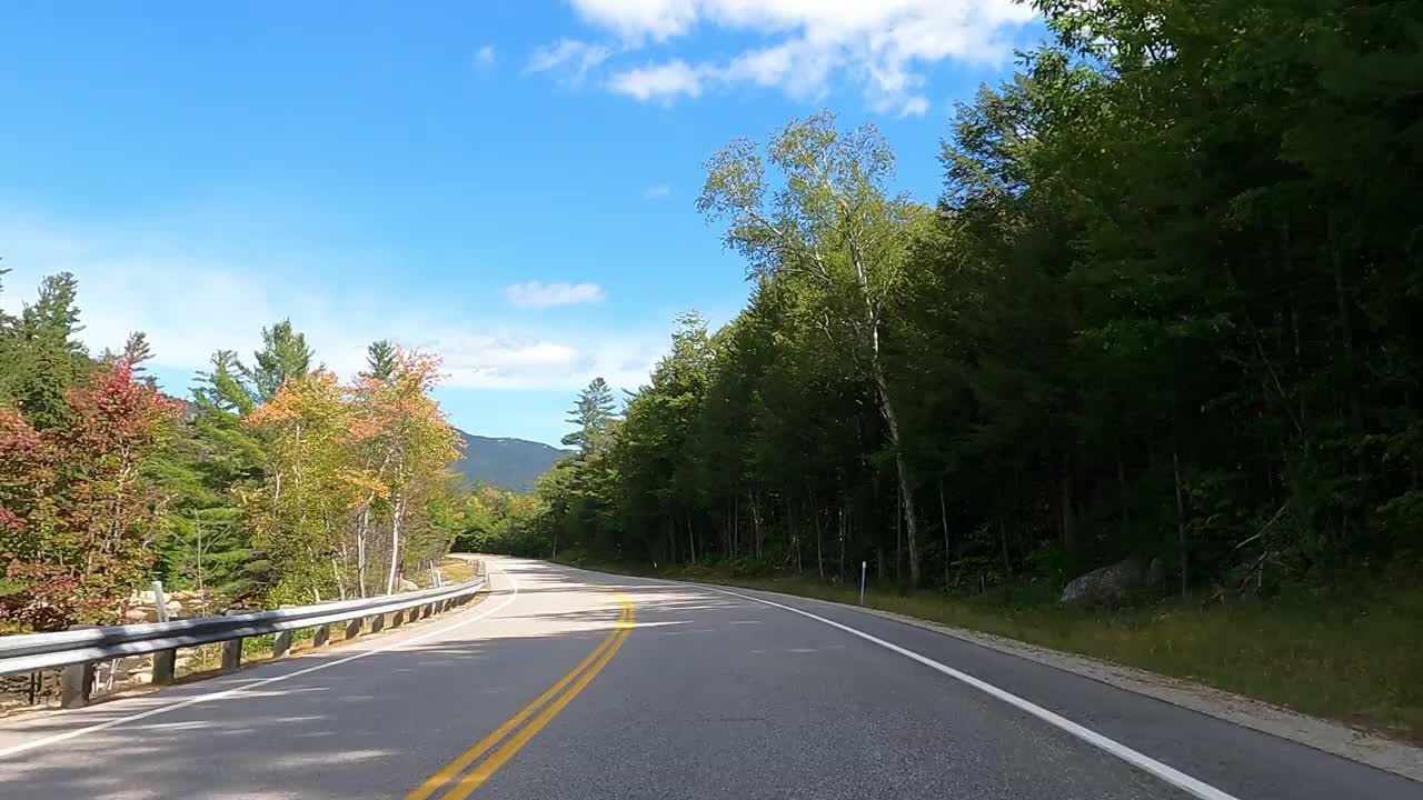 夏天的公路旅行视频素材