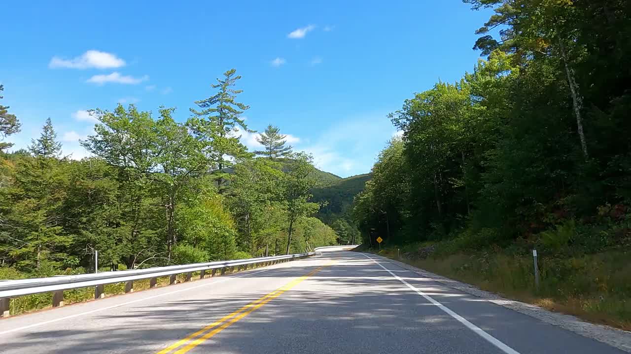 夏天的公路旅行视频素材