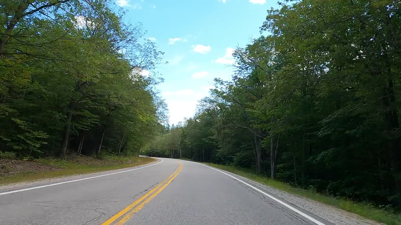 夏天的公路旅行视频素材