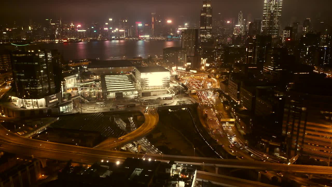 夜间的香港过海隧道视频素材