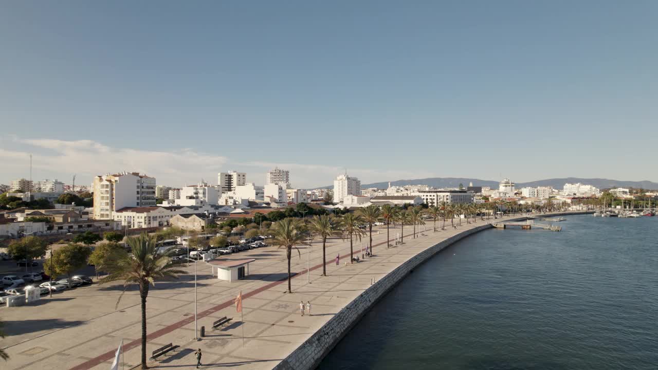 葡萄牙Portimao海滨的堤岸或海滨空地视频素材