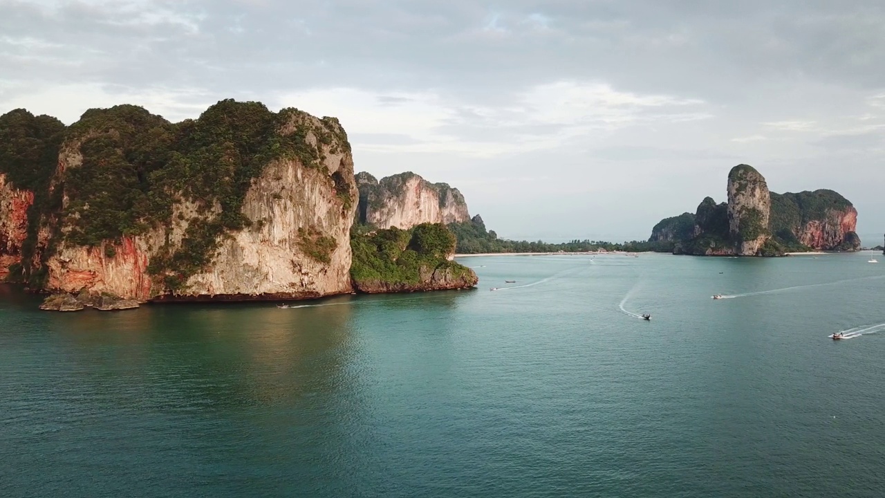 空中的热带海滩岩石和岛屿，Railay视频素材