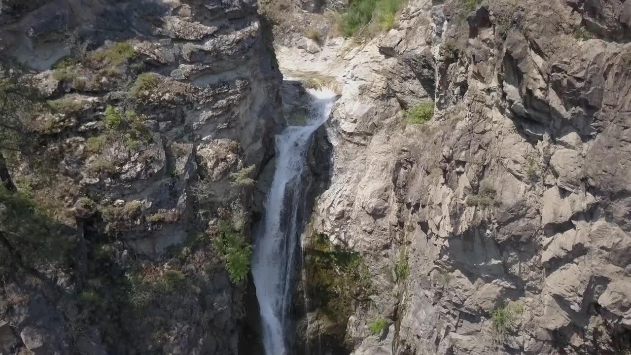 瀑布空中降落视频素材