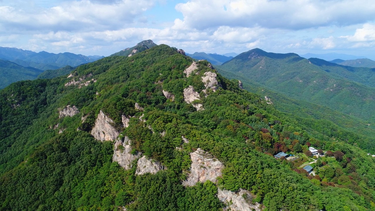 韩国庆尚北道尚州市的群山景岳正寺视频素材