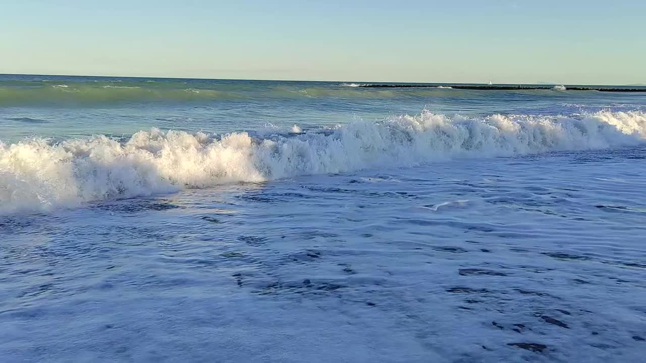 海景在日出视频素材