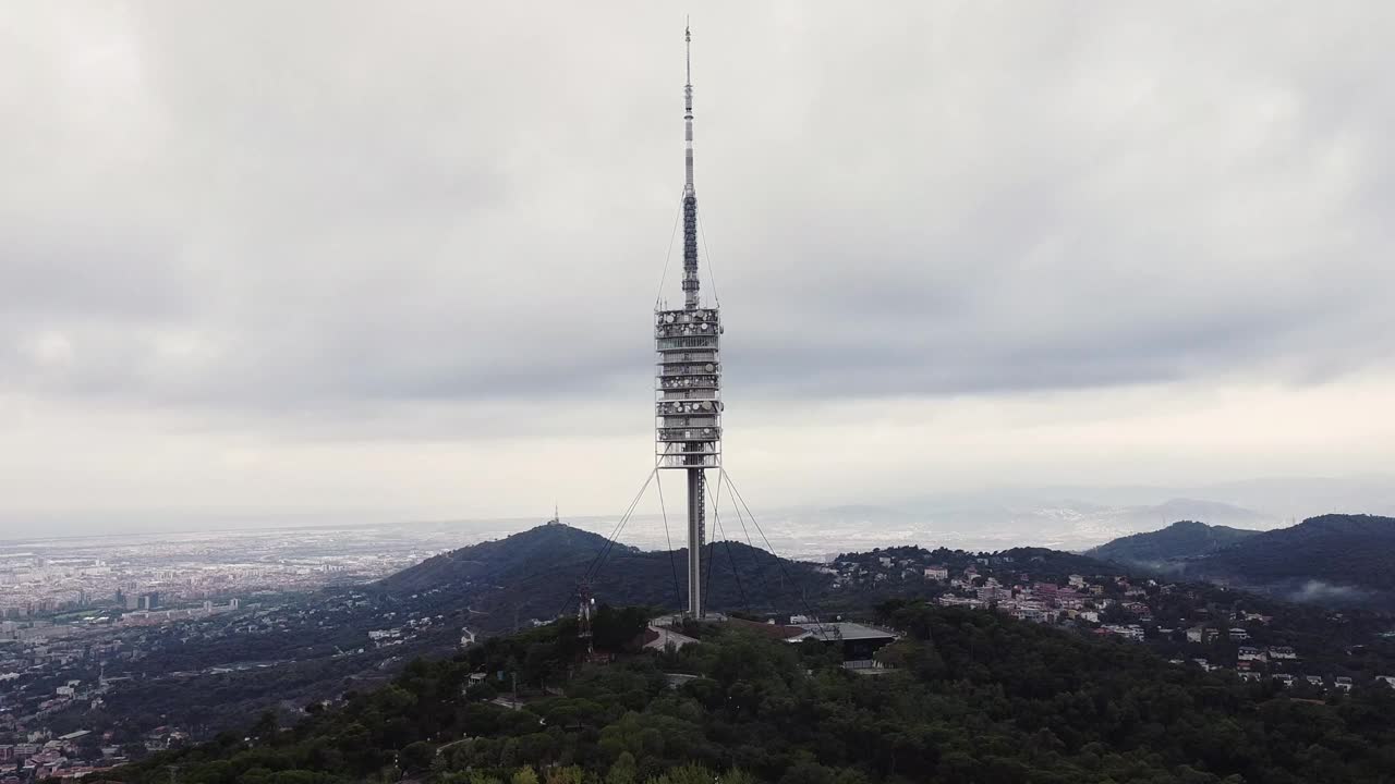 Tibidabo，巴塞罗那鸟瞰图。视频素材