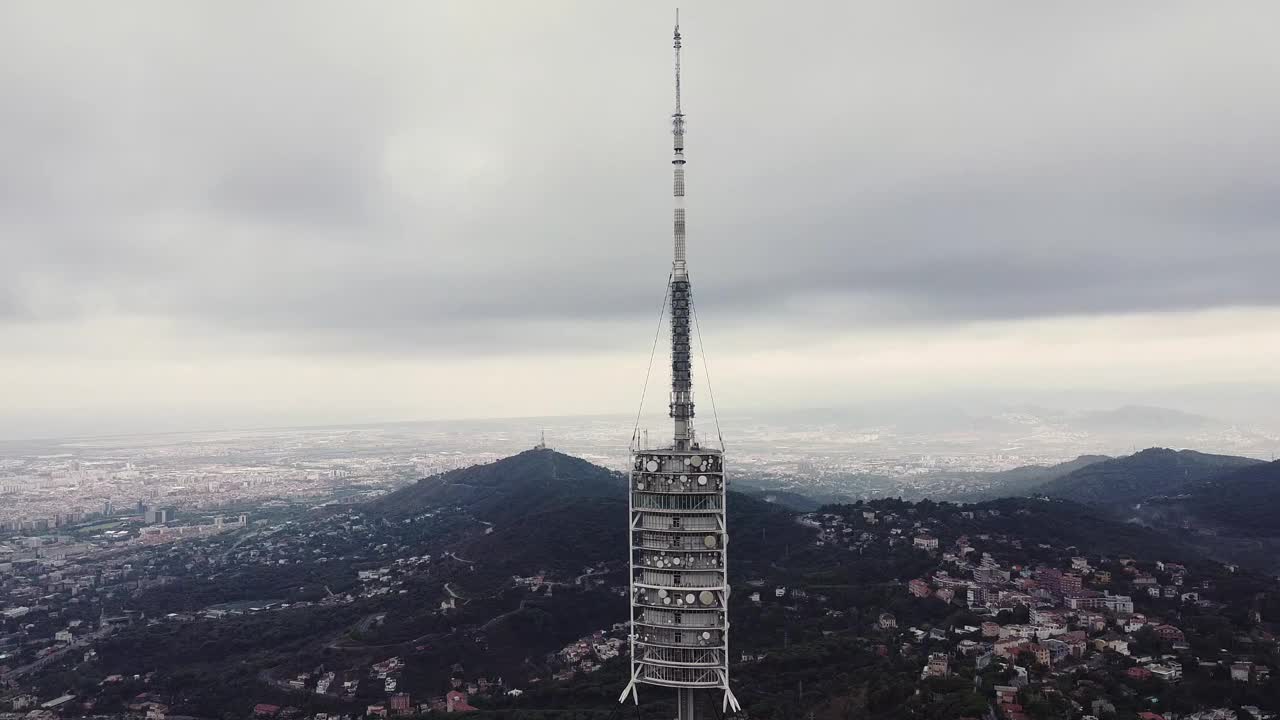 Tibidabo，巴塞罗那鸟瞰图。视频素材