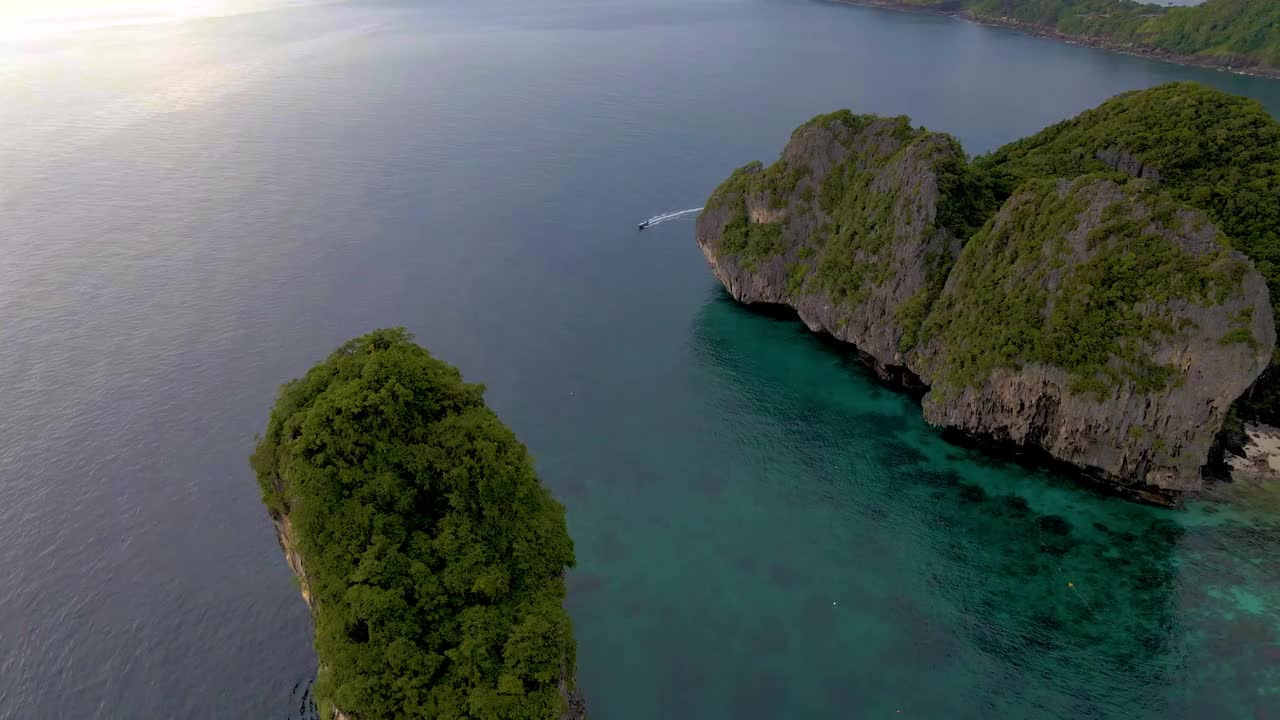 泰国甲米岛，无人机鸟瞰皮皮岛视频素材