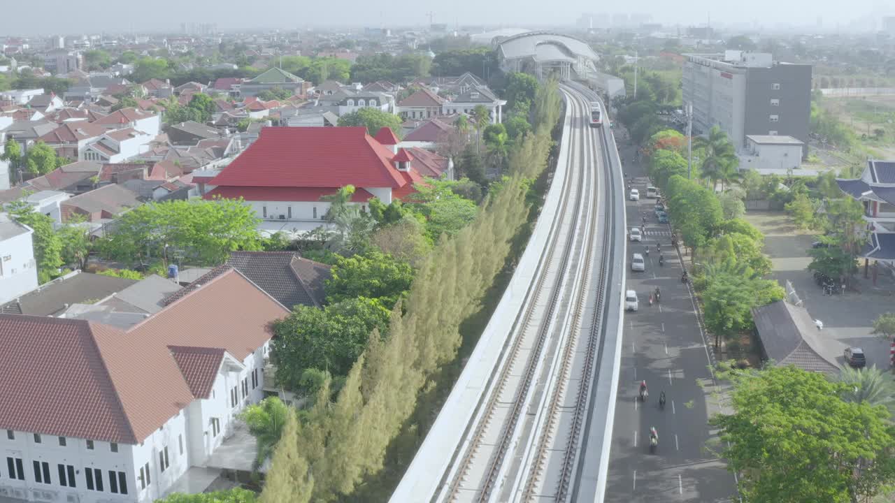 高速公路和雅加达捷运高架铁路视频素材