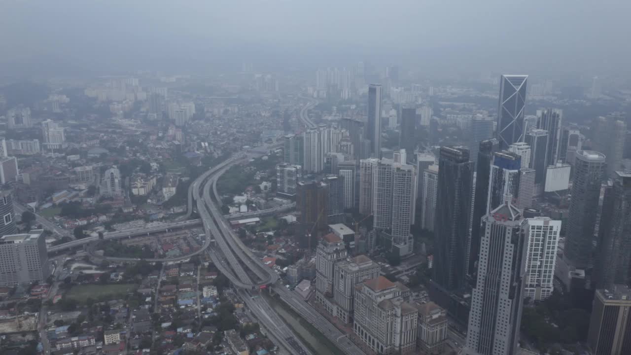 空气污染的吉隆坡空中天际线视频素材