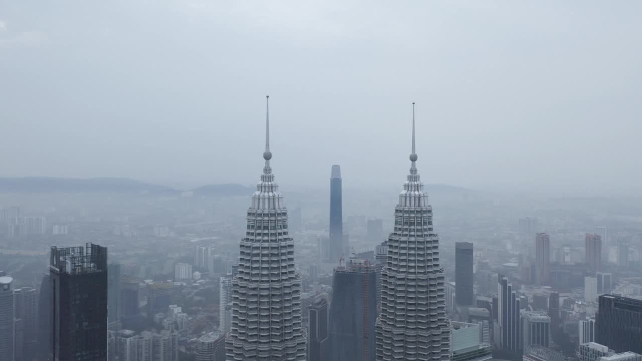 双子塔的空气污染背景视频素材