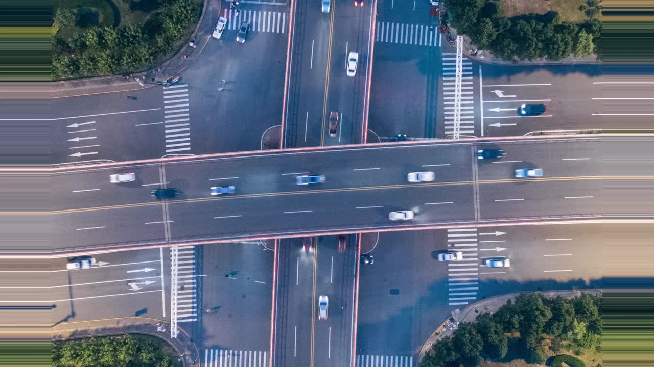 在十字路口的空中时间间隔视频素材