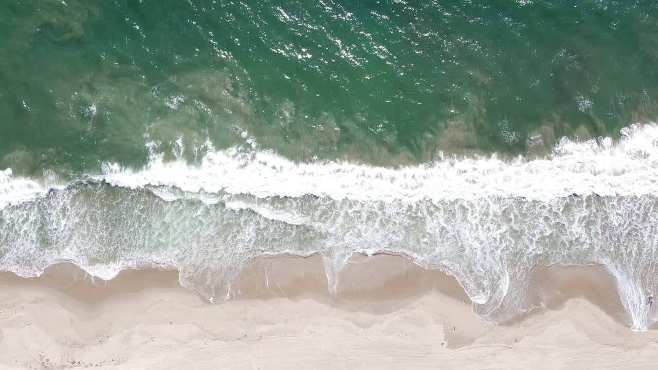 海浪和水面鸟瞰图视频素材