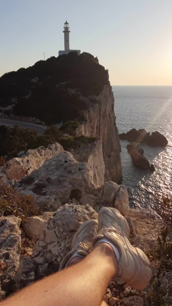 莱夫卡达灯塔日落旅行的概念视频素材