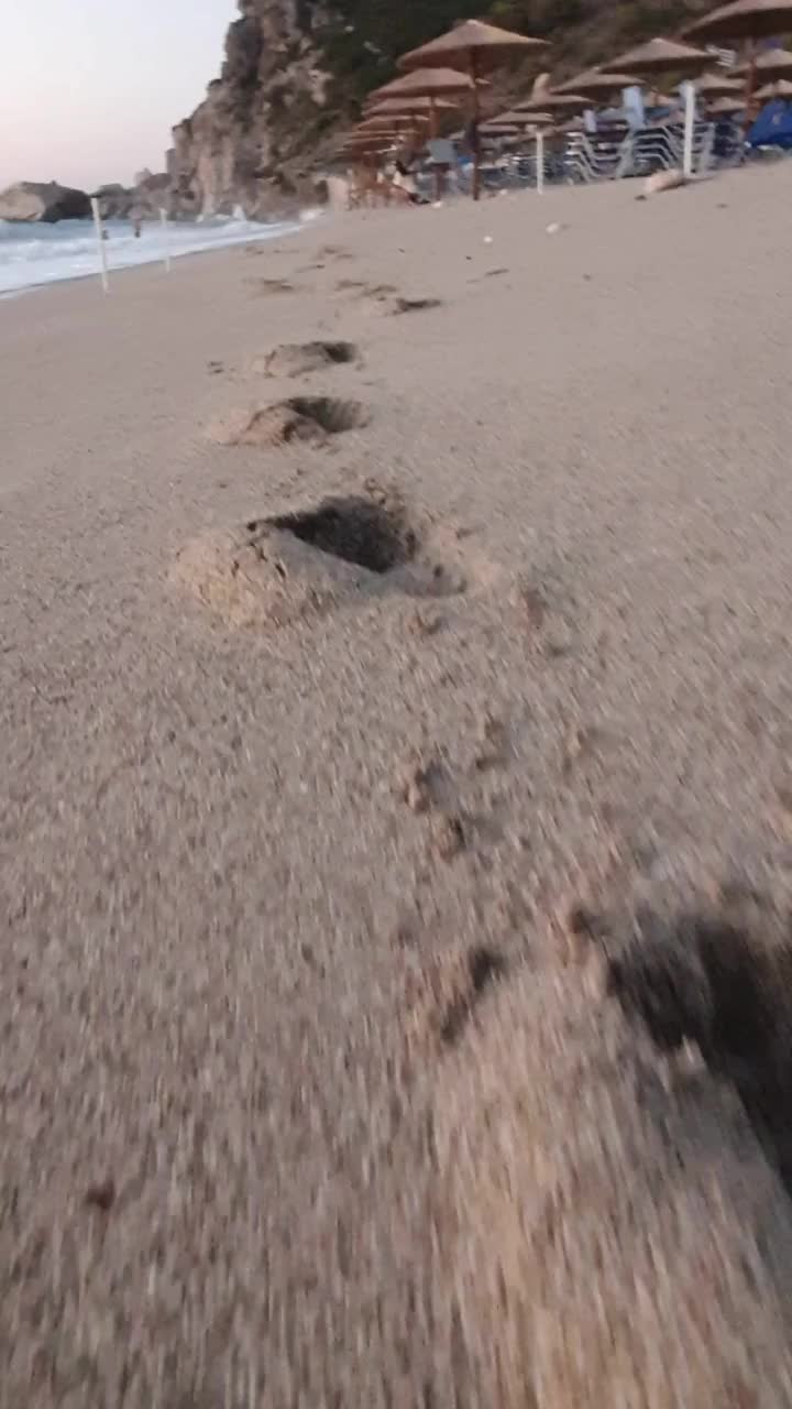 沙滩上的台阶视频素材