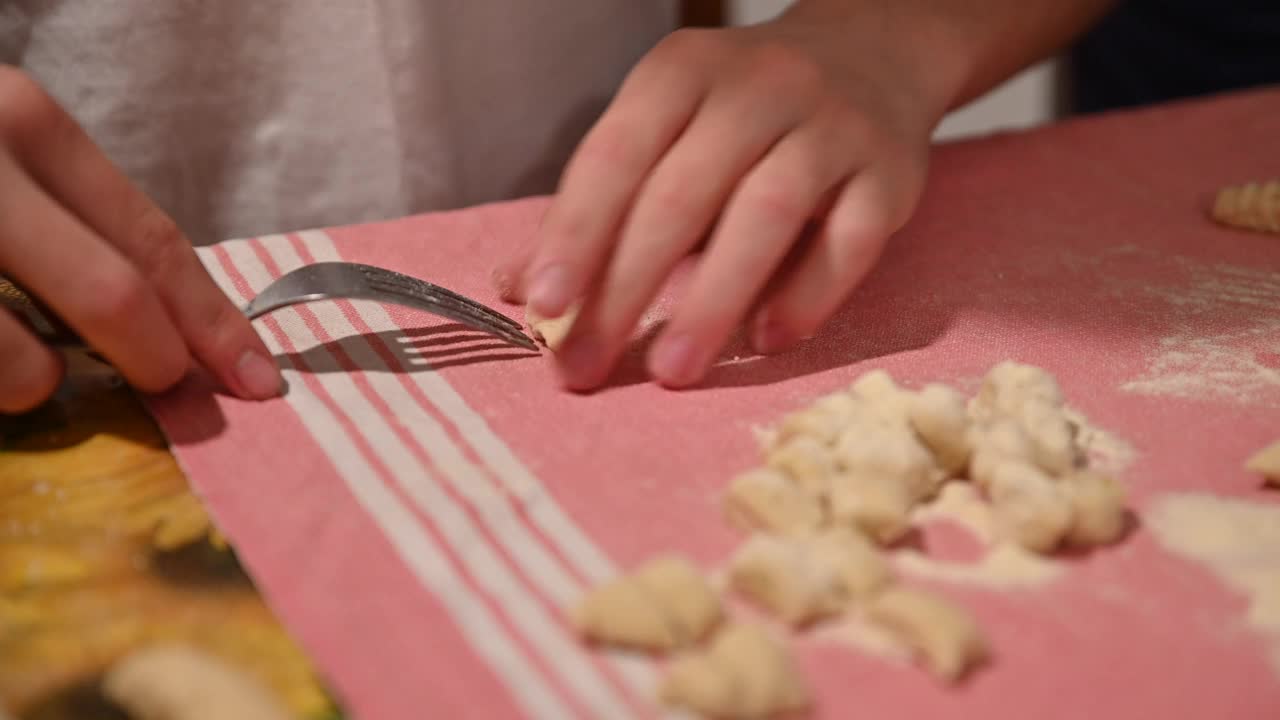 自制的土豆饺子视频素材