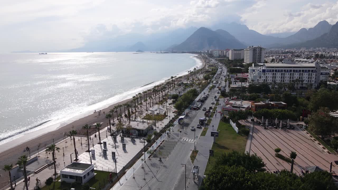 安塔利亚——土耳其夏季的度假城市，鸟瞰图视频素材