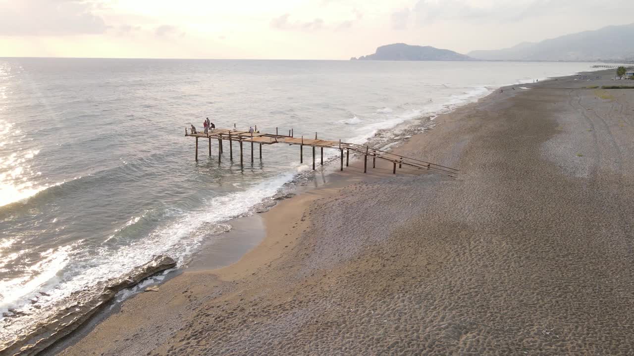 夏日土耳其地中海海滩，鸟瞰图视频素材