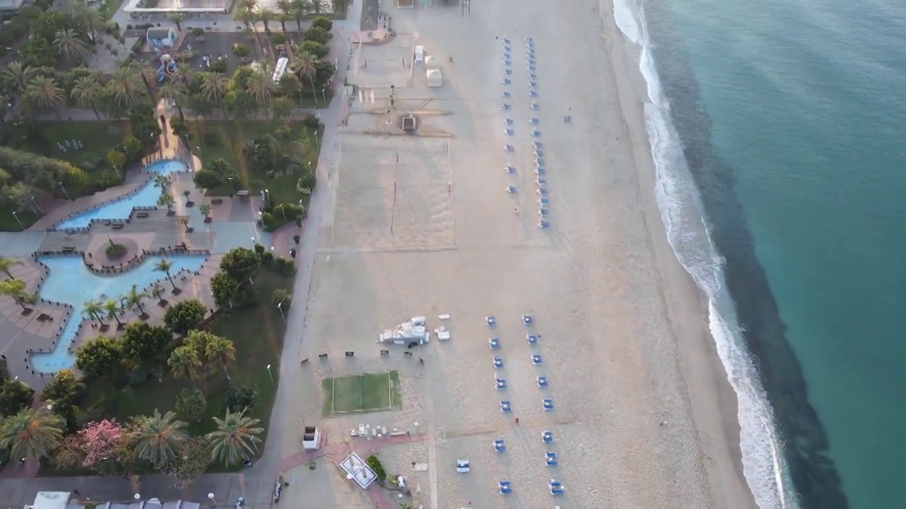 夏日土耳其地中海海滩，鸟瞰图视频素材