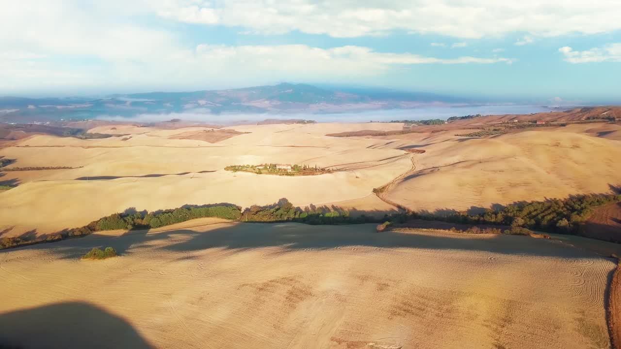 空中俯瞰意大利托斯卡纳美丽的日落景观视频素材