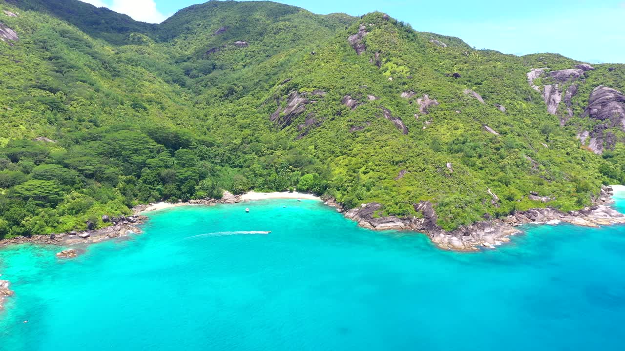 飞往塞舌尔马埃岛的安斯梅杰海滩视频下载