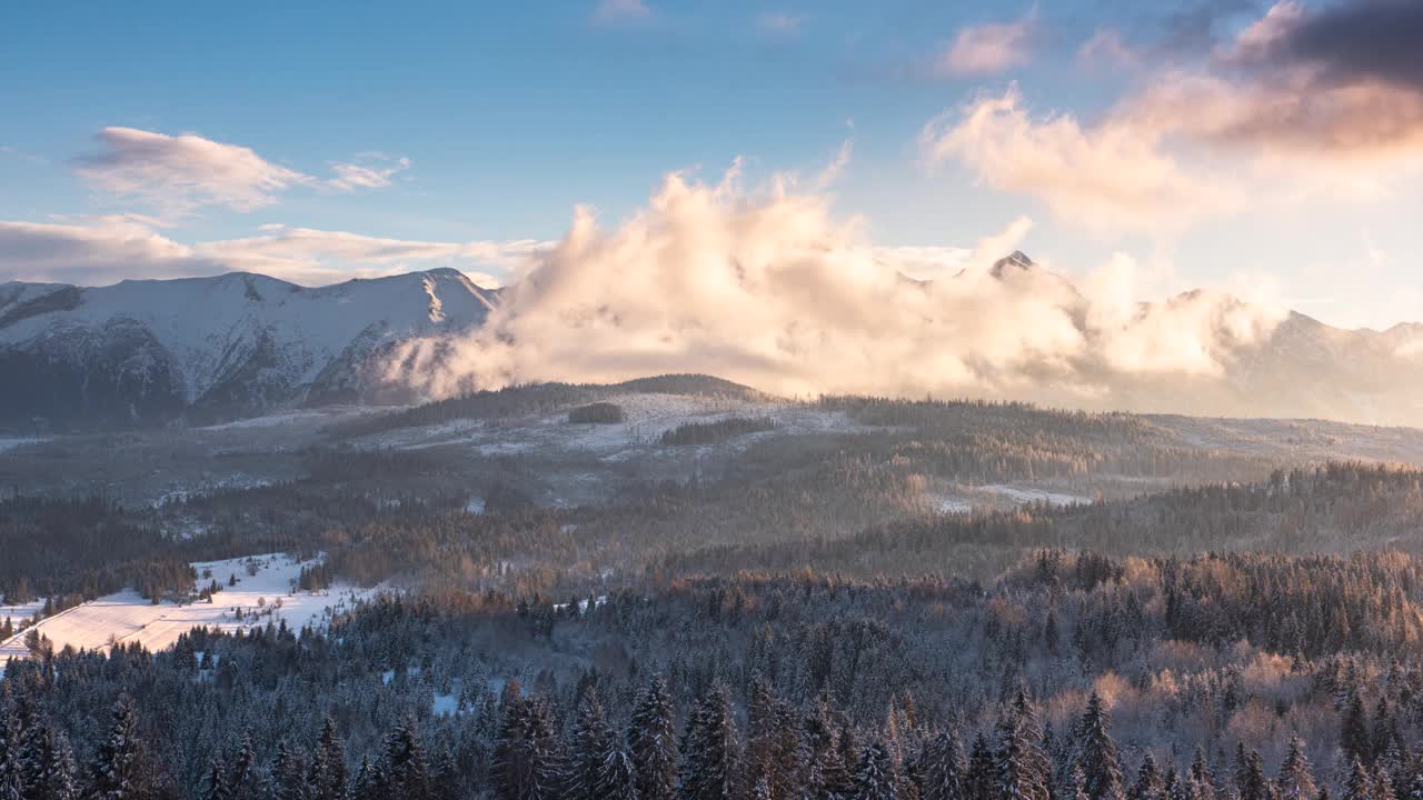 时间推移云在雪山山峰在冬季视频下载