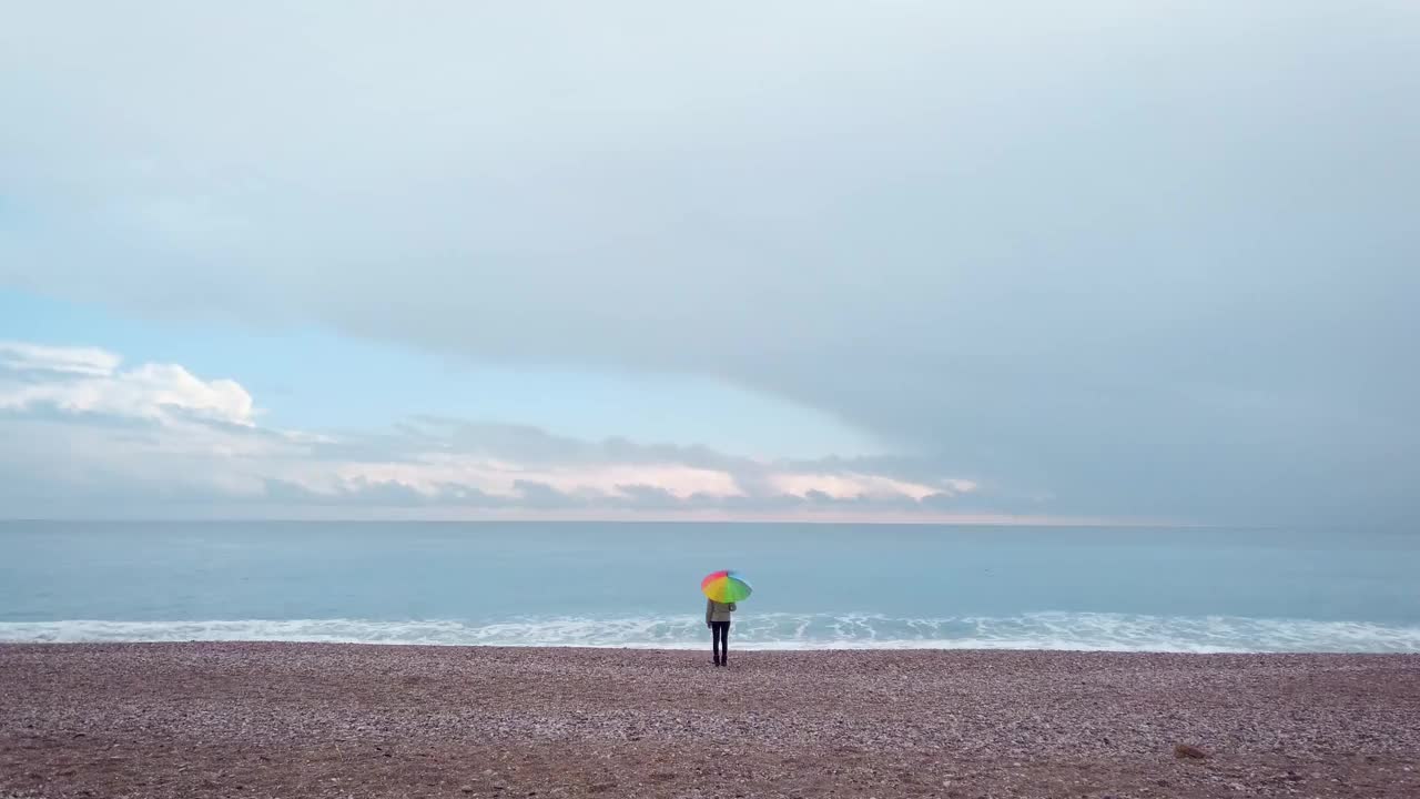 海边的女人视频素材