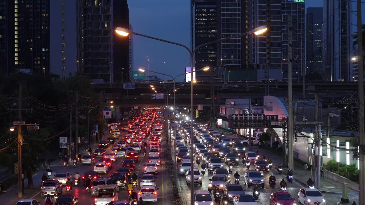 曼谷市区交通堵塞。视频素材