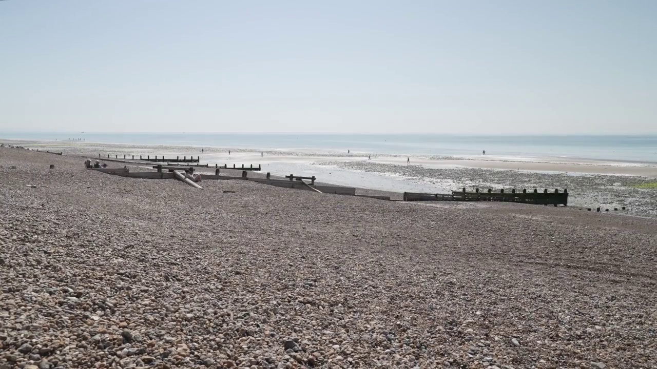 Worthing海滩，Worthing，西苏塞克斯，英格兰，英国，欧洲视频素材