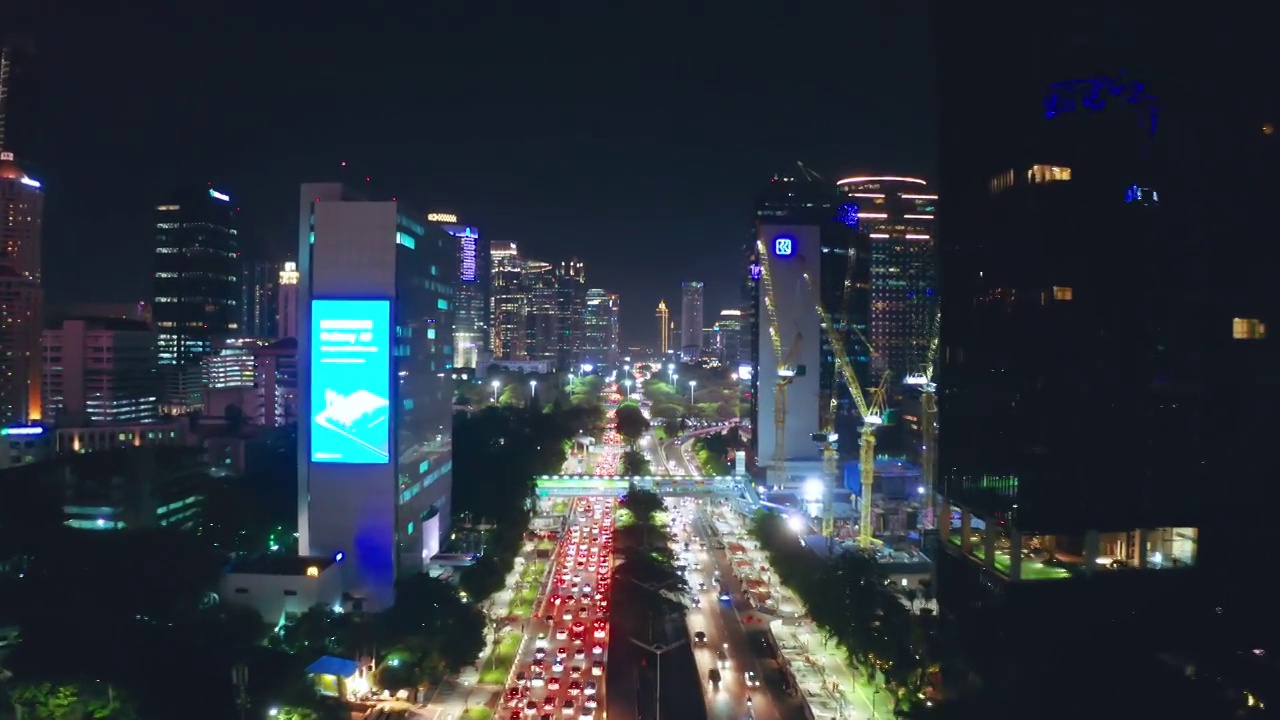 夜间交通道路的航拍图视频素材