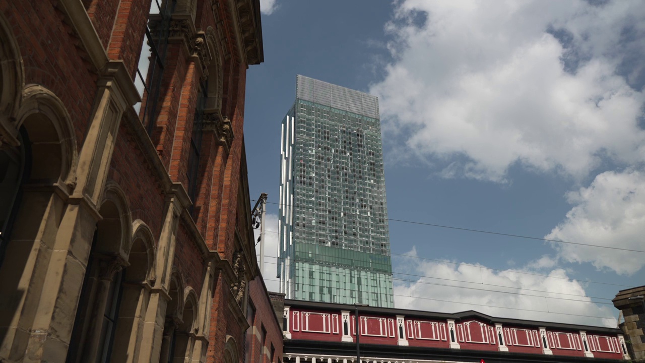 包括英格兰兰开夏郡曼彻斯特Deansgate 301 Deansgate大厦在内的新旧建筑视频素材