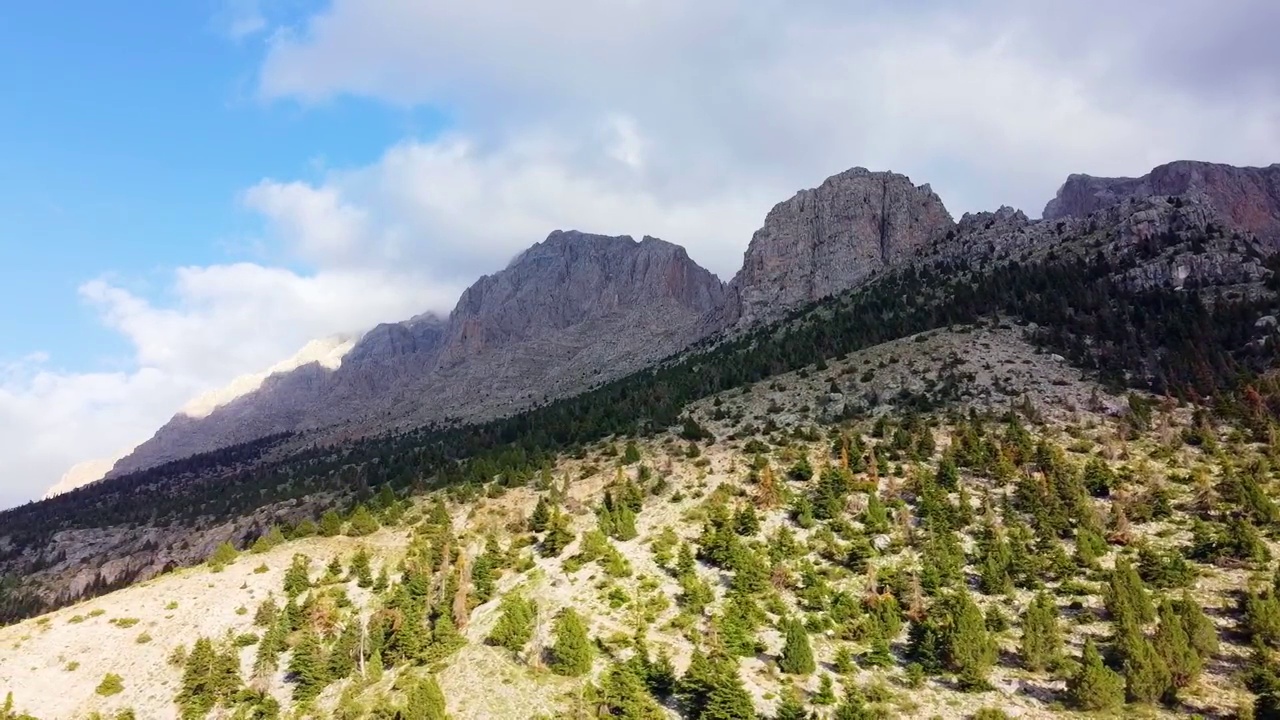 阿拉达格拉山脉和埃姆利山谷视频素材