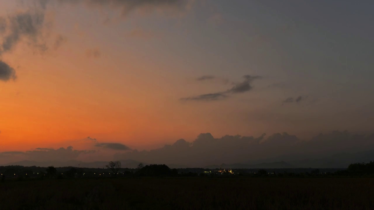 夕阳下乡村的变化视频素材