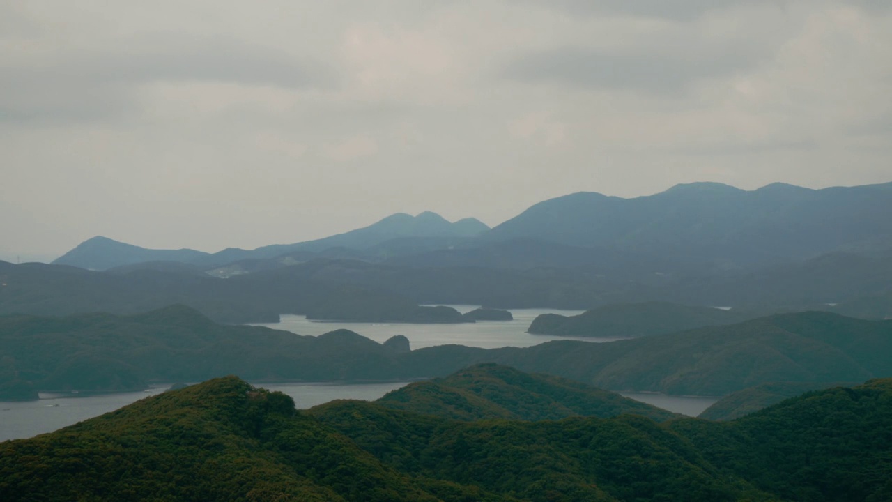 来自日本对马岛Eboshi山的Aso湾视频素材