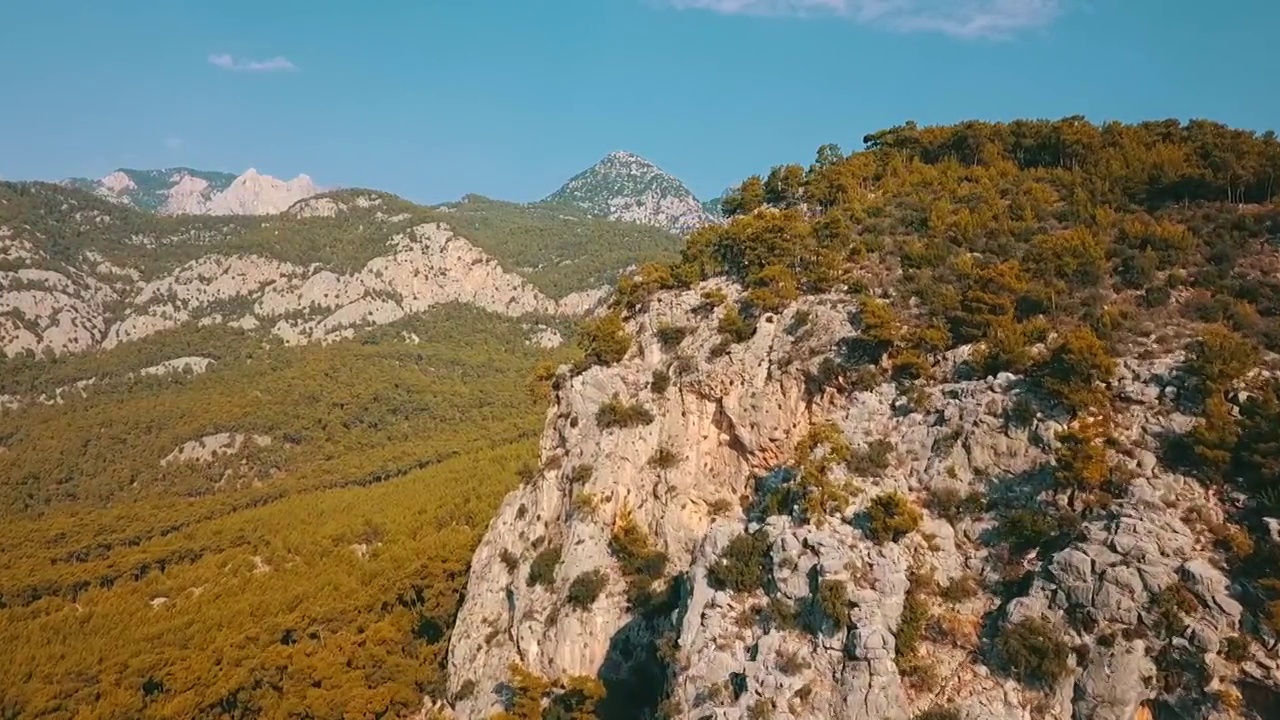 空中拍摄的金牛座山脉。地中海地区，金牛座山脉，土耳其视频素材