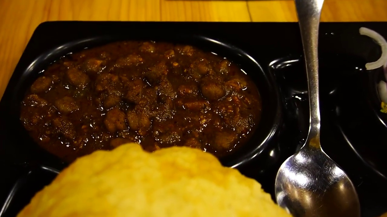 chole bhature食谱视频与沙拉视频素材