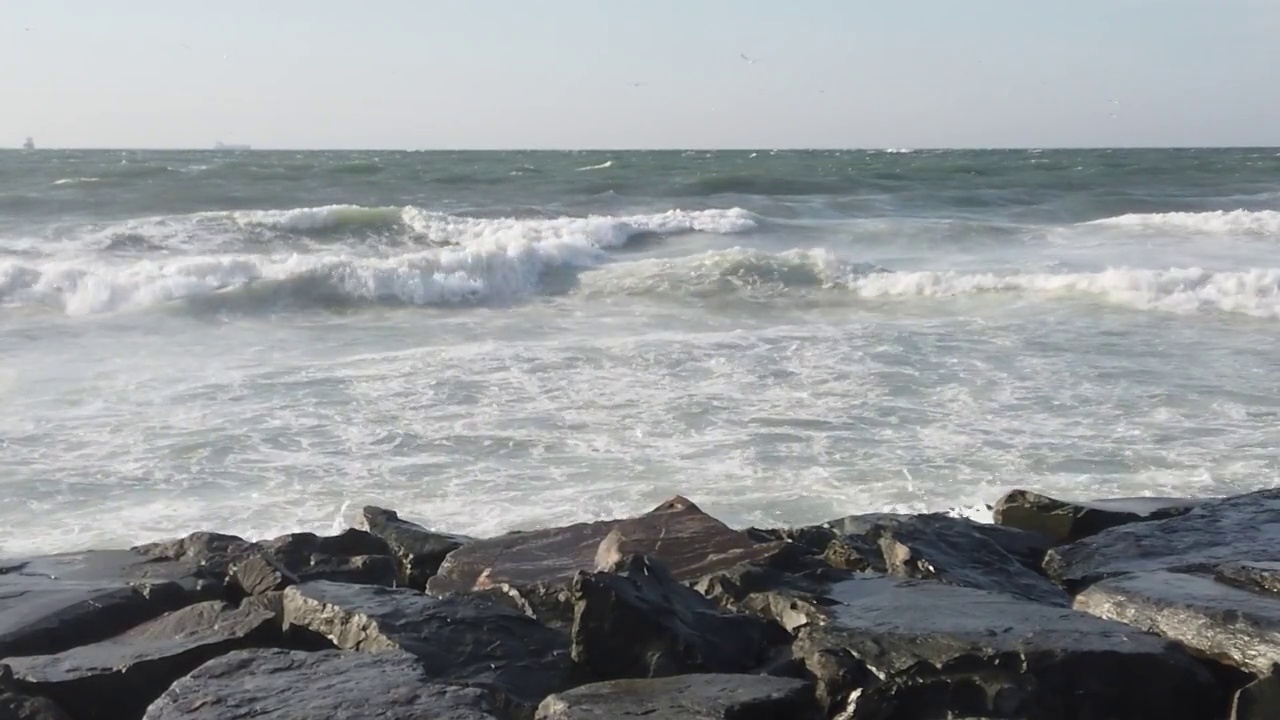 冬季的马尔马拉海景。视频素材