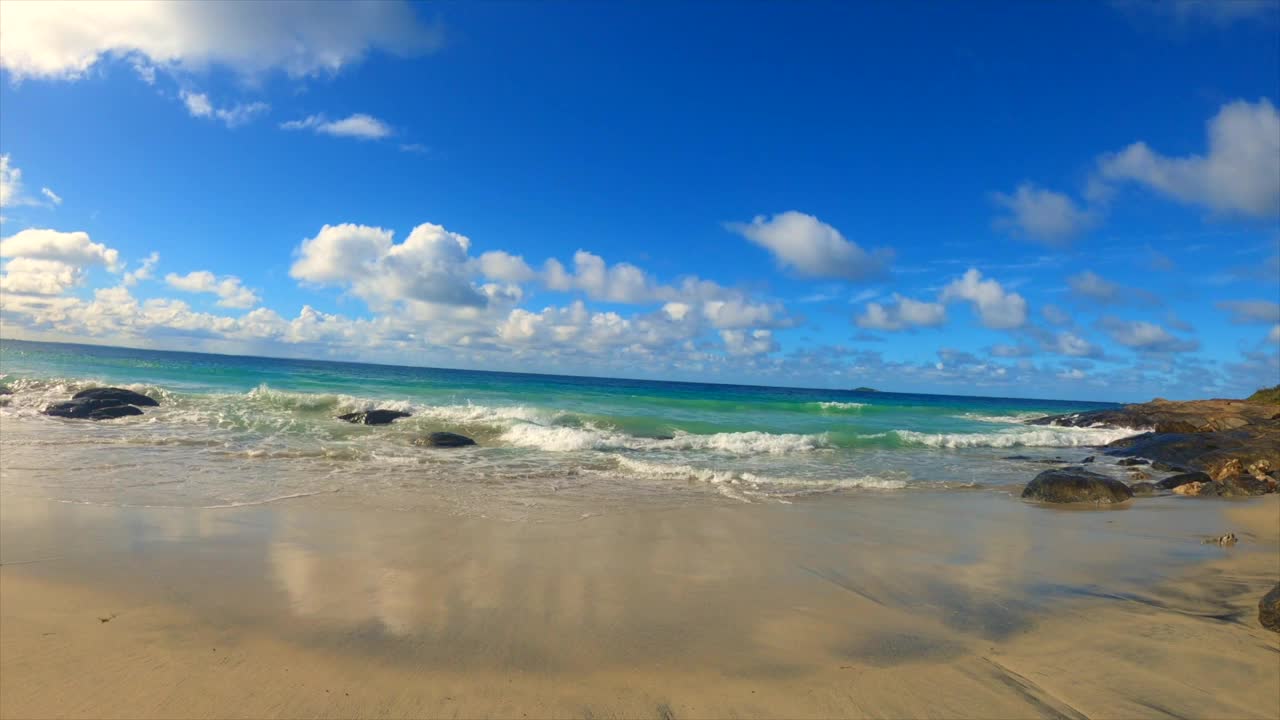 滚动海滩海浪视频下载