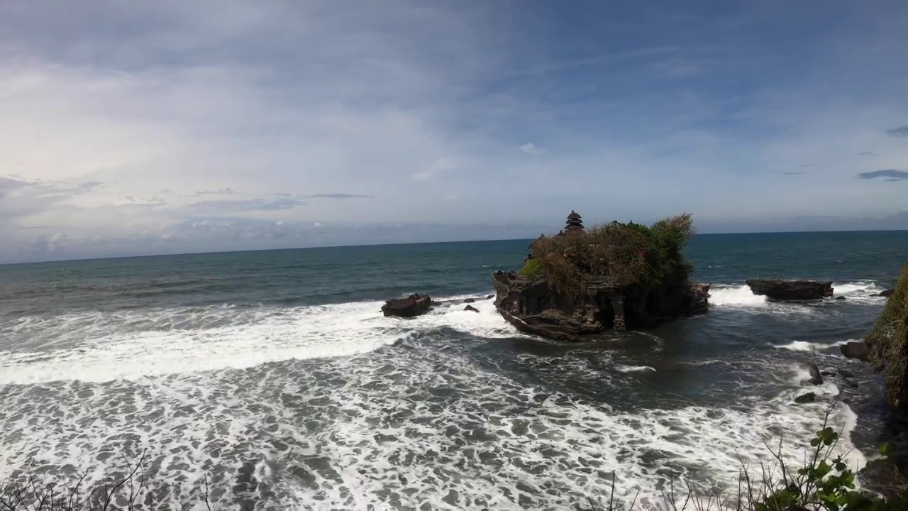 寺庙的海岸线视频下载