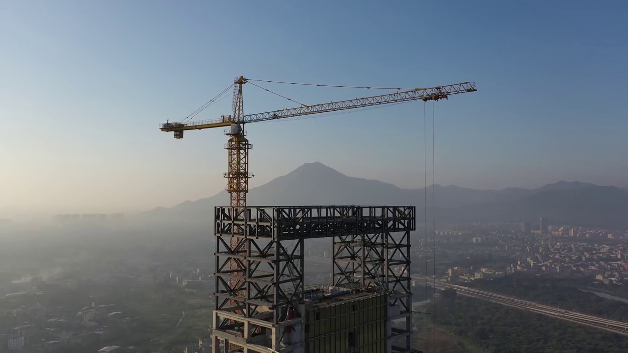 一个发展中的城市正在建造高层建筑视频素材