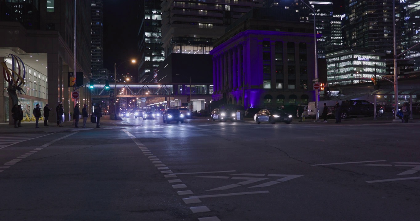 多伦多市区夜间的街景视频素材