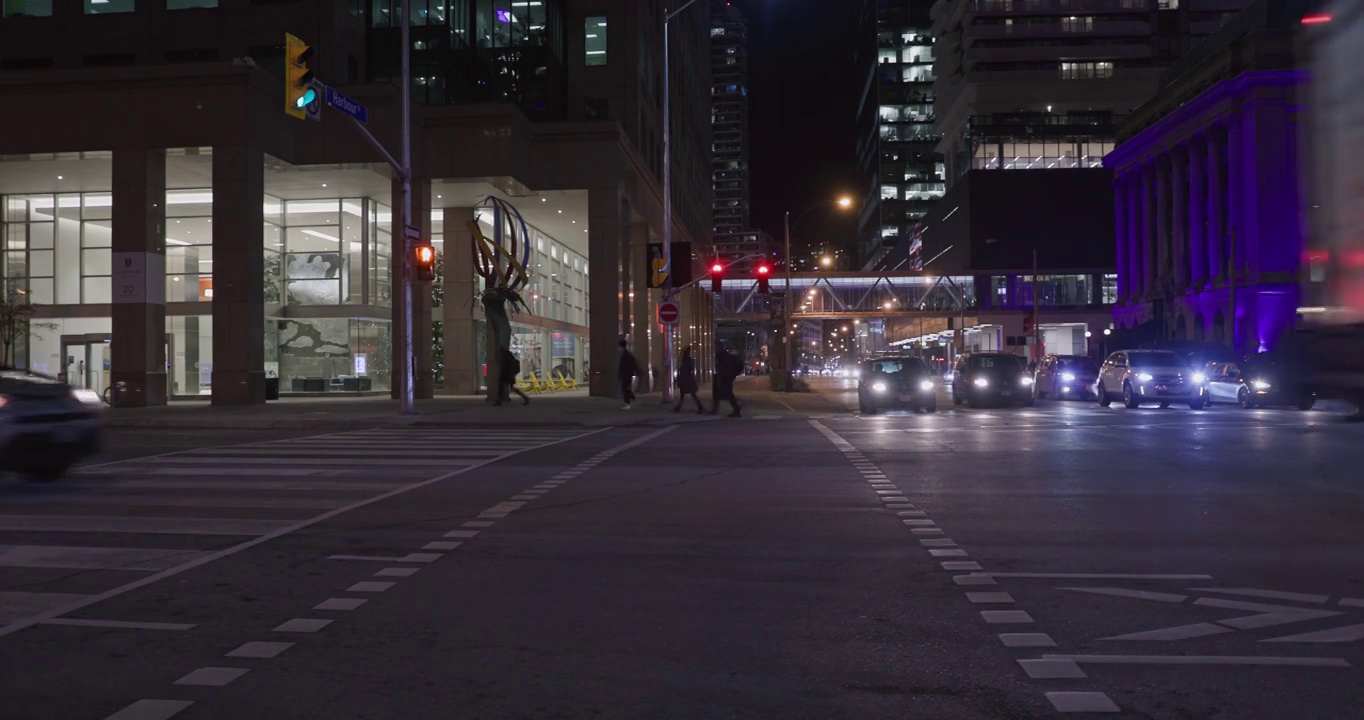 多伦多市区夜间的街景视频素材