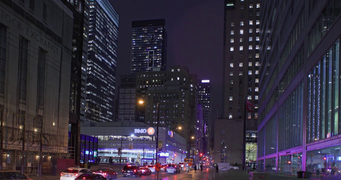 多伦多市区夜间的街景视频素材