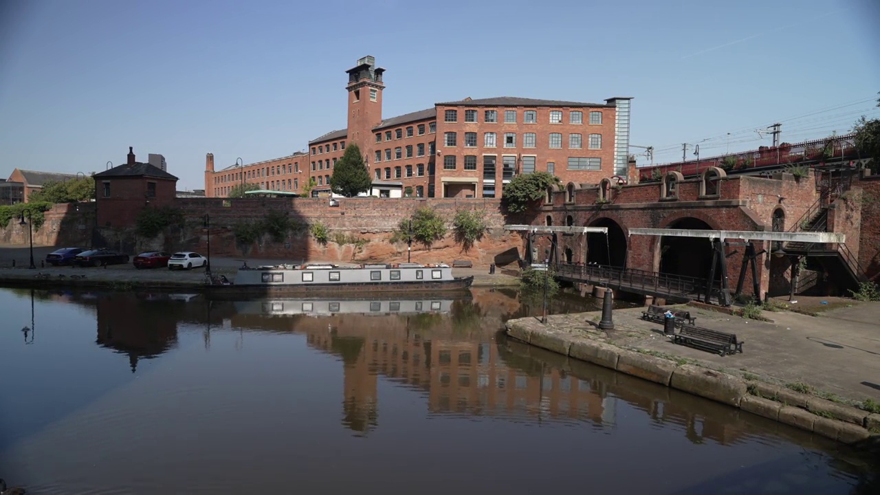 英国，欧洲，曼彻斯特，兰开夏郡，Castlefield，历史悠久的红砖建筑视频素材