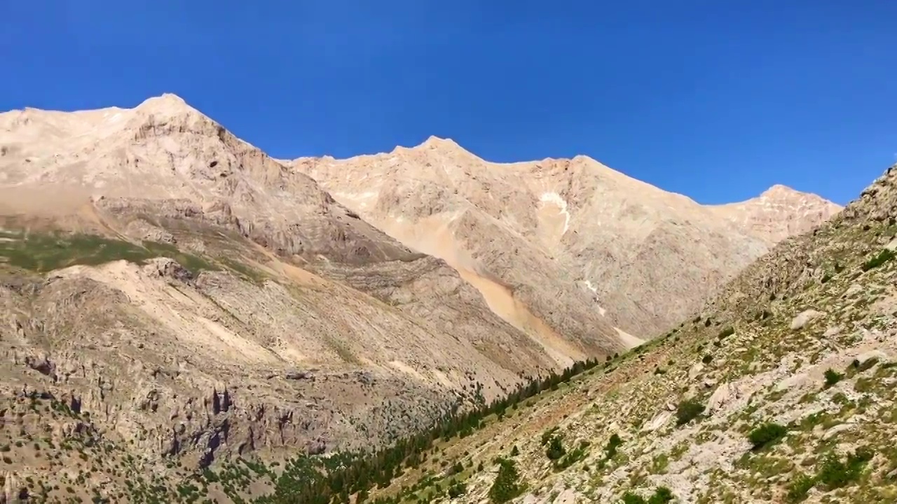 阿拉达格拉山脉和埃姆利山谷视频素材